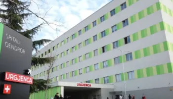 30-vjeçari nën monitorim!…/ Ja si është gjendja e të plagosurve nga zjarri në hotelin ‘Brooklin’ në Vlorë