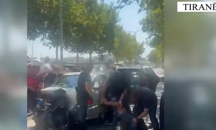 5 kg drogë në makinë, policia vë në pranga dy persona në Tiranë, heroinë dhe kokainë drejt Durrësit