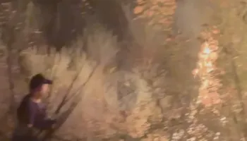 6 orë betejë me mjete rrethanore me flakët në Gjirokastër