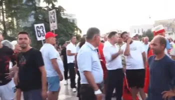 63 ditë tubime kundër qeverisë/ Diaspora zbret sërish të protestojë në sheshin “Skënderbej”