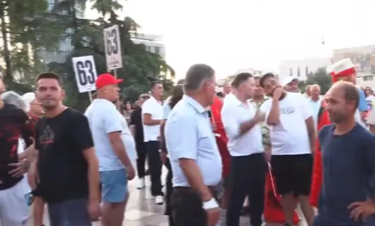 63 ditë tubime kundër qeverisë/ Diaspora zbret sërish të protestojë në sheshin “Skënderbej”