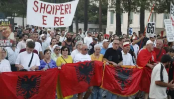 65 ditë tubim përpara Kryeministrisë, protestuesi humb ndjenjat, kërkohet ndërhyrja e një mjeku