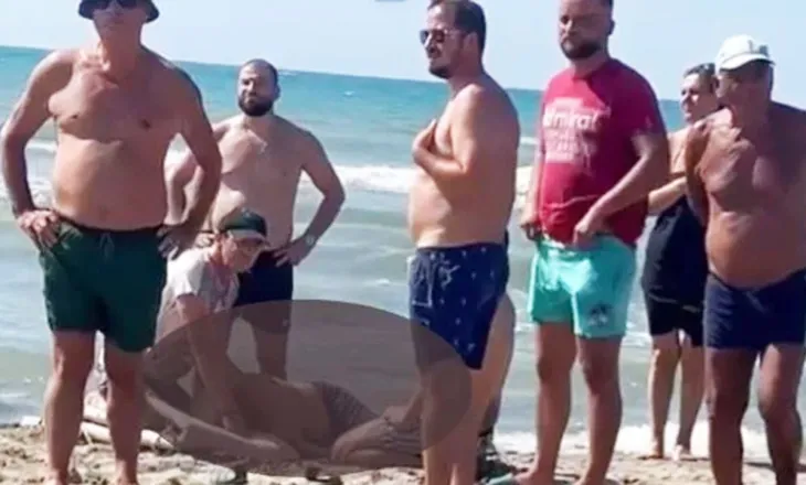 70 vjeçari rrezikon të mbytet, shpëtohet nga vëzhguesit e plazhit