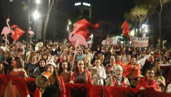 80 ditë “Revolucion Flamingo”/ Qytetarët nuk tërhiqen nga qëllimi i tyre, deri në dorëheqjen e Edi Ramës