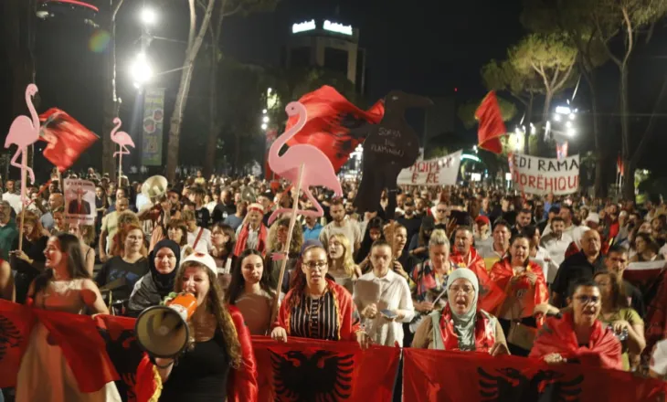 80 ditë “Revolucion Flamingo”/ Qytetarët nuk tërhiqen nga qëllimi i tyre, deri në dorëheqjen e Edi Ramës