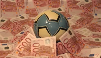 900 milionë kundër 185, sot nis kampionati më i pabarabartë në botë