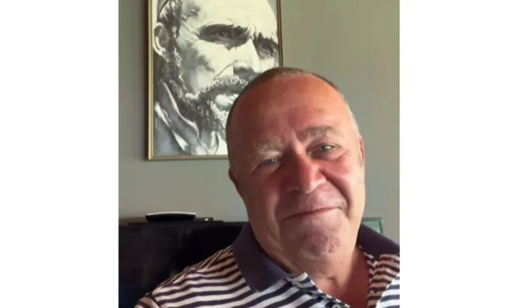 “A i mban mend porositë që t’kam lanë?” – Sot në ditëlindjen e tij, Gjergj Luca në një bashkëbisedim prekës me të atin
