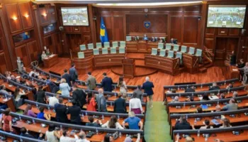 AAK padit 17 vendime të qeverisë, opozita në Kosovë akuzon Albin Kurtin për shkelje të ligjit