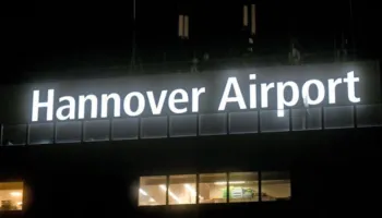 Aeroporti i Hanoverit në Gjermani pezullon fluturimet pasi është parë një dron