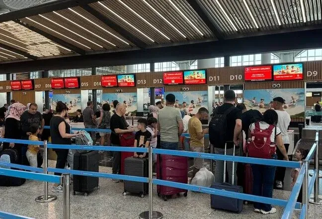 Aeroporti i Stambollit vendos rekord të ri, regjistron 289 mijë pasagjerë në një ditë
