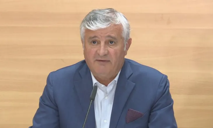 “Agasi s’ka prekur para publike”, Maks Haxhia: Duam të njihemi me dosjen e klientit tim