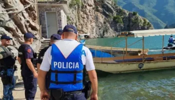 Aksident dramatik në ujërat e Komanit, 8 të plagosur nga përplasja e dy skafeve në zonën turistike të Lumit të Shalës! Shkak dyshohet…