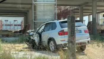 Aksident i rëndë në aksin Durrës-Shijak/ Kamioni përplaset me makinën, krijohen vështirësi në lëvizjen e automjeteve
