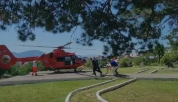 Aksident i rëndë në aksin Fushë Arrëz–Bajram Curri/ Plagoset rëndë drejtuesi i motorit, transportohet me helikopter…