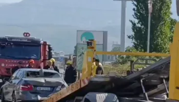 Aksident i rëndë në Fushë Krujë/ Një person mbetet i plagosur, transportohet me urgjencë në spital