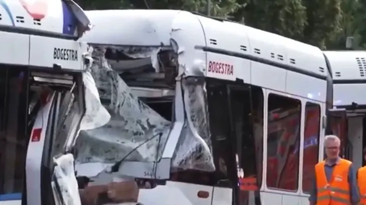 Aksident i rëndë në Gjermani! Dy tramvaje përplasen kokë më kokë, 25 të plagosur