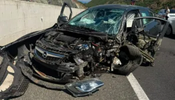 Aksident i rëndë në Rrugën e Kombit, makina bëhet copash, një i lënduar