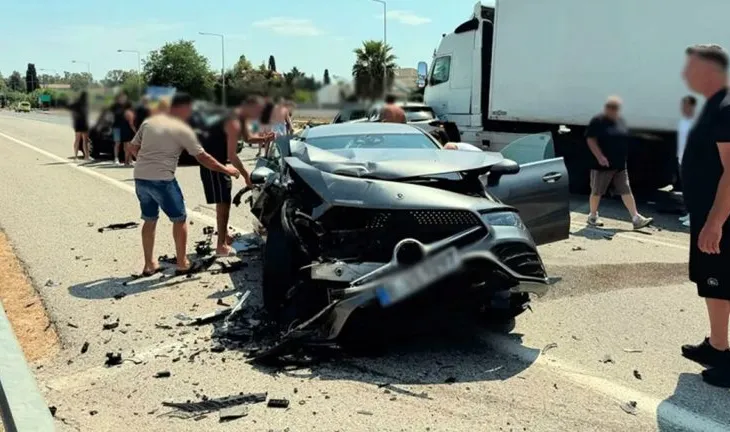 Aksident i rëndë në tunelin nënujor në Prevezë/ Kamioni ‘merr para’ tre makina,  raportohen 8 të plagosur