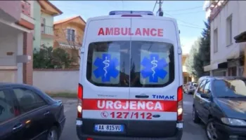 Aksident me 4 të plagosur në Gjirokastër, një nga automjetet drejtohej nga një 17-vjeçar