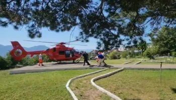 Aksident në aksin Fushë Arrëz, plagoset rëndë një person, niset me helikopter drejt Traumës