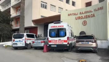 Aksident në Kaninë të Vlorës, makinat përplasen “kokë më kokë”, 2 persona të plagosur!