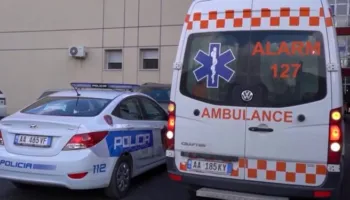 Aksident në Kavajë! Automjeti dhe motomjeti përplasen me njëri-tjetrin, humb jetën 49-vjeçari