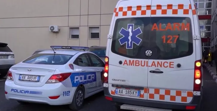 Aksident në Kavajë! Automjeti dhe motomjeti përplasen me njëri-tjetrin, humb jetën 49-vjeçari