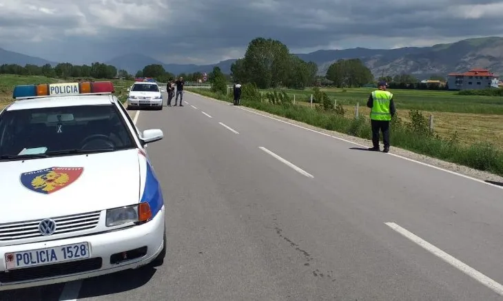 Aksident në Milot-Rrëshen, makina del nga rruga, plagosen dy persona