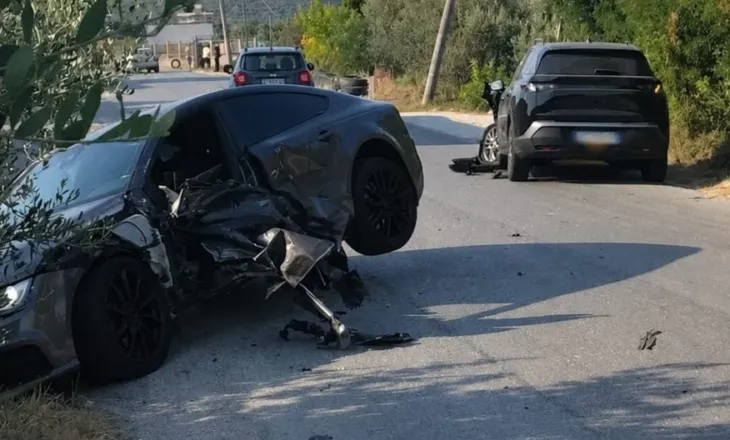 Aksident në Vlorë, 2 makina përplasen në aksin problematik