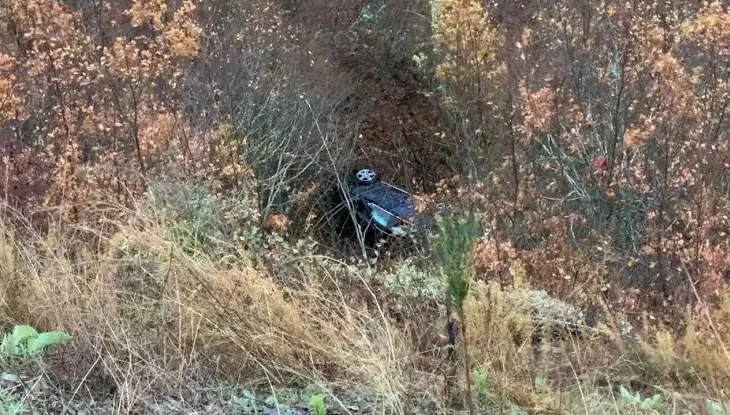 Aksident tragjik në Mirditë! Makina del nga rruga dhe bie në greminë, një i vdekur dhe dy të plagosur