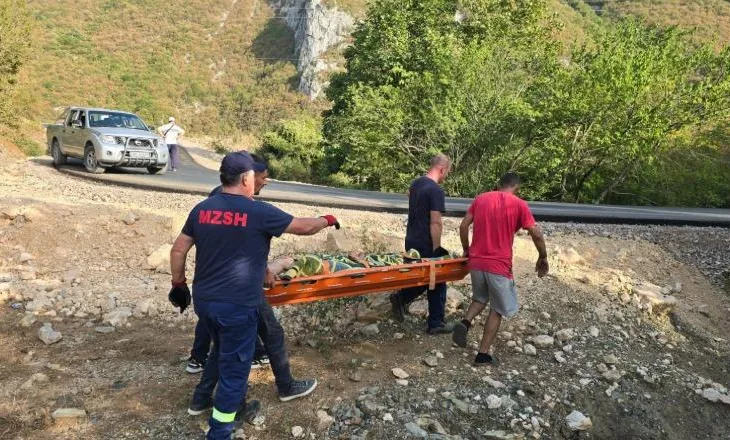 Aksident tragjik në Mirditë! Makina del nga rruga dhe përfundon në greminë, 1 viktimë dhe 2 të plagosur