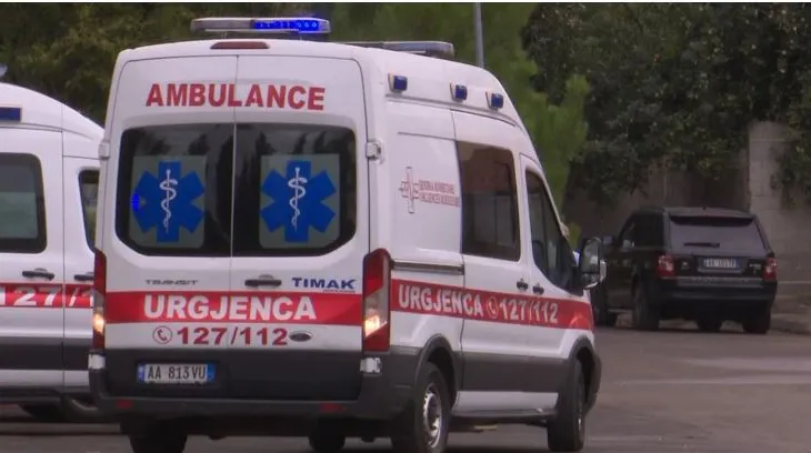 Aksident tragjik në Tiranë! Makina përplas për vdekje të miturën 1 vjeçe e gjysmë