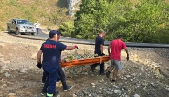 Aksidenti i rëndë merr jetën e 20-vjeçarit, dy të tjerë dërgohen me helikopter në Tiranë