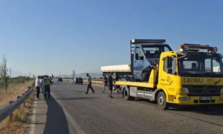 Aksidentohen tre makina në autostradën Levan-Tepelenë, një person i plagosur