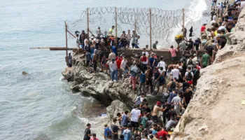 Akuzat: SHBA dhe Izraeli kanë ‘gisht’ në valën e emigrantëve marokenë drejt Spanjës!