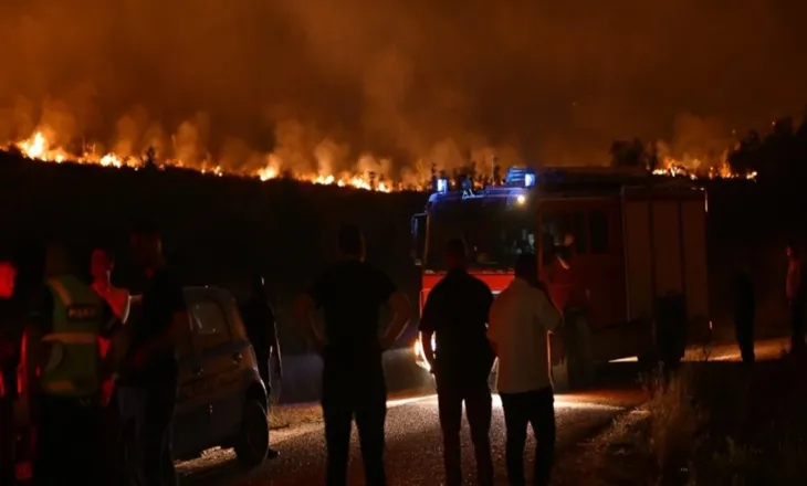 ALARM MBI DUKAT/ Zjarri del jashtë kontrollit, dy avionë në betejë me flakët