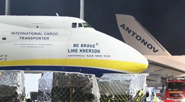 Alarm në Gjermani! Avioni i DHL përplaset në ajër me një objekt, pak më vonë policia gjen në aeroport një dron