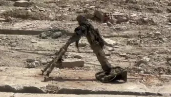 Alarm në Vlorë, punëtorët gjejnë një mortajë gjatë pastrimit të kanalit, Policia rrethon zonën