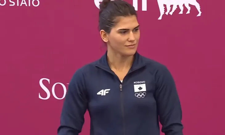 Albulena Haxhiu uron Sadikun për medaljen e artë: Krenari për Kosovën