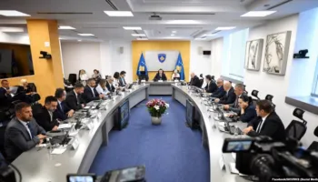 Aleanca dorëzon kallëzim penal për 17 vendime të Qeverisë në detyrë të Kosovës