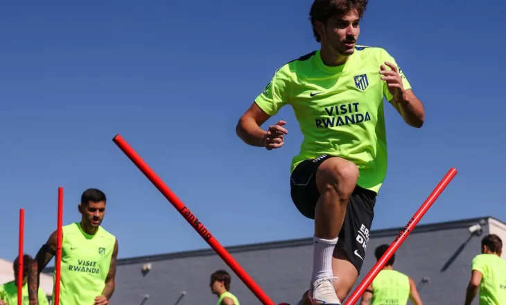 Alvarez rinis stërvitjen me Atletico, por ka vetëm 36 orë të vendosë për të ardhmen