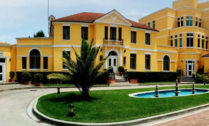 Ambasada e SHBA-së në Tiranë: Një vend që nuk prodhon dot anije dhe ilaçe, nuk mund të mbrojë popullin e tij