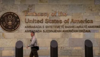 Ambasada e SHBA-së: Ngërçi politik po i kushton Kosovës, institucionet duhet të formohen sipas Kushtetutës