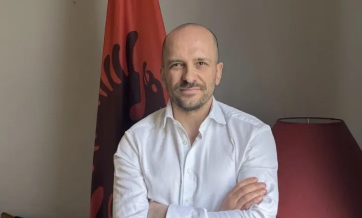 Ambasadori shqiptar në Britani ngre alarmin: Emigrantët po përdoren politikisht