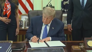 Amerika ul dozën në 11 vaksina, Trump firmos urdhrin: Ende nuk e dimë nëse lidhen me autizmin