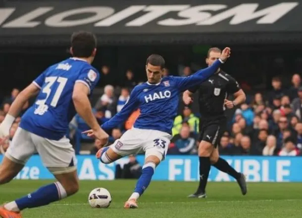Anis Mehmeti i thotë jo Championship, sulmuesi kuqezi i Ipswich do që të luajë në Premier League