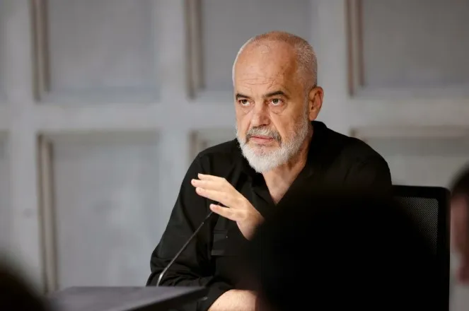 “Aplikoni për Rrjetin MIA”- Rama nis zbatimin e “Besës” në mandatin e katërt, thirrje të rinjve: Duam të dimë çfarë mund të bëhet më mirë nesër