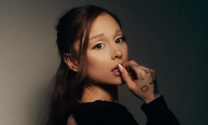Ariana Grande kryeson për herë të parë listën e albumeve më të dëgjuara në Gjermani