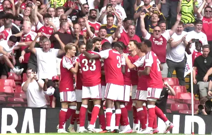 Arsenali fiton trofeun e Community Shield në ndeshjen përballë Mançester Sitit