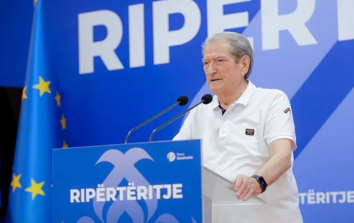 “Asnjë qindarkë nga premtimet”/ Berisha për zjarrfikësit: Qeveria po i trajton në mënyrë cinike